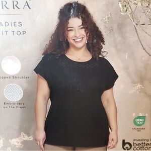 NWOT Serra Short Sleeve Drop Shoulder Knit Top in Black